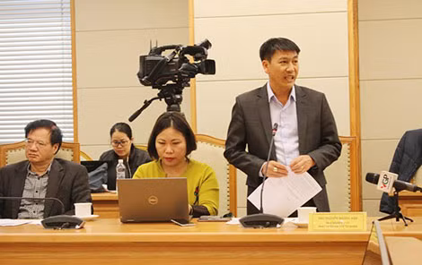 Ông Nguyễn Hoàng Anh, Chủ tịch Hiệp hội Tôm Bình Thuận, thành viên Ban Nghiên cứu phát triển kinh tế tư nhân. Ông Nguyễn Hoàng Anh, Chủ tịch Hiệp hội Tôm Bình Thuận, thành viên Ban Nghiên cứu phát triển kinh tế tư nhân.