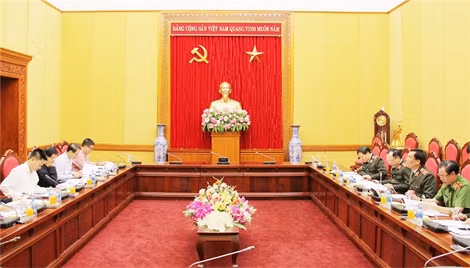 Toàn cảnh buổi làm việc. Toàn cảnh buổi làm việc.