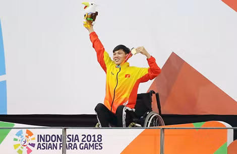 Kình ngư Võ Thanh Tùng nhận HCV tại ASIAN Para Games 2018. Kình ngư Võ Thanh Tùng nhận HCV tại ASIAN Para Games 2018.