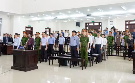 Bị cáo Đinh La Thăng và các bị cáo khác tại phiên toà phúc thẩm.