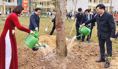 Lãnh đạo ngành giáo dục Thủ đô phát động “Tết trồng cây nhớ ơn Bác Hồ” xuân Mậu Tuất 2018