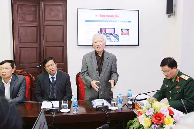 Đồng chí Vũ Khoan, nguyên Phó Thủ tướng phát biểu tại buổi Tọa đàm. Đồng chí Vũ Khoan, nguyên Phó Thủ tướng phát biểu tại buổi Tọa đàm.