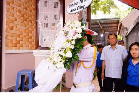 Đoàn Tỉnh Đoàn Tây Ninh viếng đám tang cựu chiến sĩ tình báo Nguyễn Văn Thương - người con anh hùng của quê hương Tây Ninh