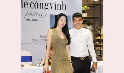 Công Vinh – Thủy Tiên tại buổi ra mắt “Phút 89”.