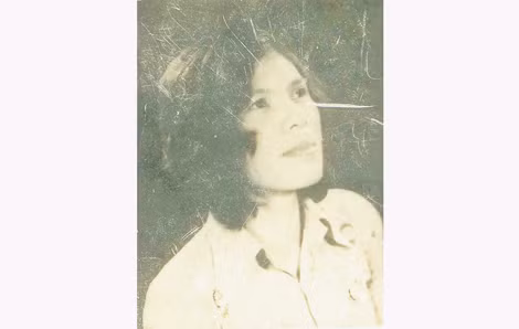 Nhà thơ Lê Thị Mây thời trẻ. Nhà thơ Lê Thị Mây thời trẻ.