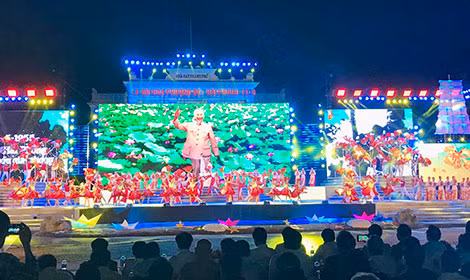 Hải Phòng rực rỡ Lễ hội Hoa Phượng Đỏ