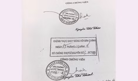 Văn phòng công chứng Sao Bắc Đẩu sử dụng con dấu giả của Văn phòng công chứng quận 12. Văn phòng công chứng Sao Bắc Đẩu sử dụng con dấu giả của Văn phòng công chứng quận 12.
