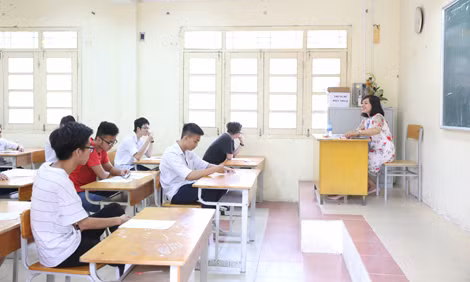 Thí sinh thi THPTQG 2018 tại điểm thi trường THPT Việt Đức-Hà Nội ( ảnh minh họa)