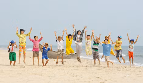 Bãi biển Tam Thanh rất đẹp, thu hút nhiều du khách.