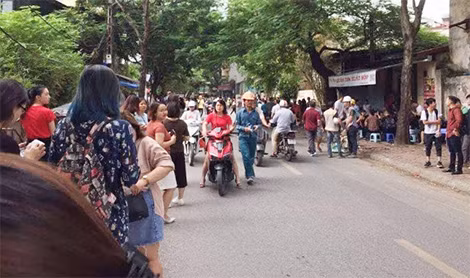 Toà nhà Kim Khí Thăng Long khu Lương Yên đang sơ tán dân