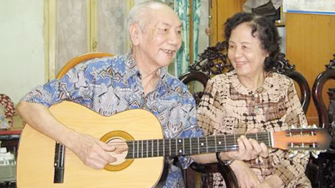 Vợ chồng nhạc sĩ Hoàng Giác.