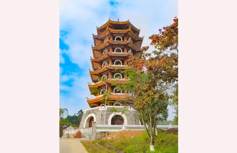 Tháp chuông Đồng Lộc (Ảnh: Trung Hiếu)