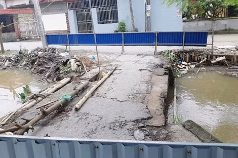 Cầu xóm Vó hư hỏng từ lâu để xảy ra tai nạn gây hậu quả nghiêm trọng.