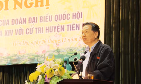 Bộ trưởng Tô Lâm phát biểu tại buổi tiếp xúc cử tri.