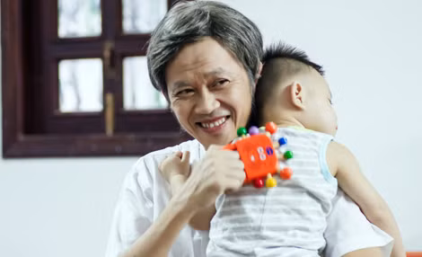 Hoài Linh trong bộ phim “Đích tôn độc đắc”.