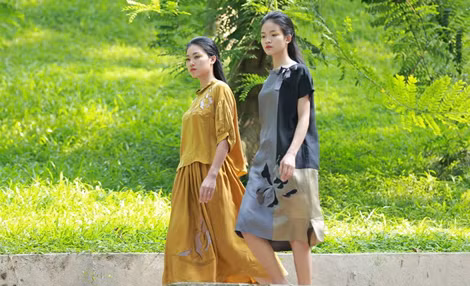 Một trong những thiết kế được trình diễn tại Tuần lễ thời trang Việt Nam Xuân Hè 2019.