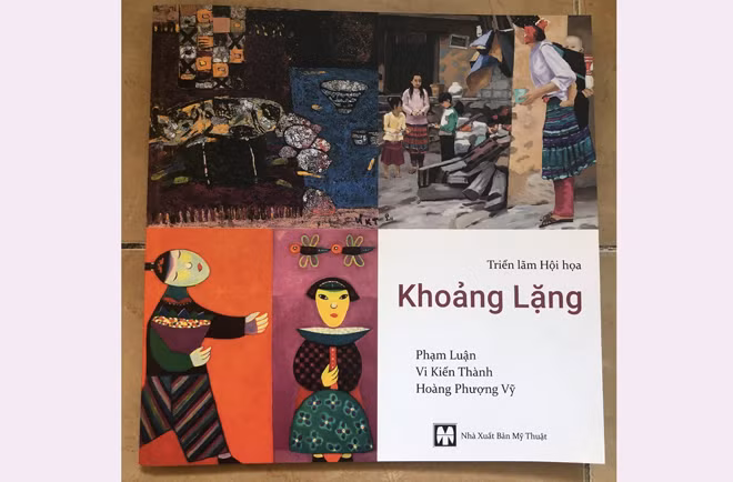 Một số tác phẩm tại triển lãm hội họa "Khoảng lặng" của 3 họa sĩ Phạm Luận, Vi Kiến Thành và Hoàng Phượng Vỹ.