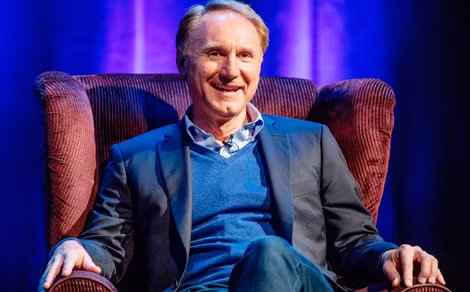 Nhà văn trinh thám Dan Brown.