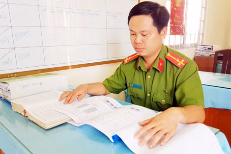Thượng úy Đoàn Ngọc Minh học tập và thực hiện tốt Sáu điều Bác Hồ dạy CAND.