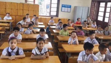 Sĩ số lớp học quá đông sẽ ảnh hưởng đến chất lượng dạy và học trong nhà trường. Ảnh: minh họa Sĩ số lớp học quá đông sẽ ảnh hưởng đến chất lượng dạy và học trong nhà trường. Ảnh: minh họa