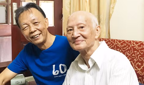 GS - NSND Nguyễn Kim Đính (bên phải).