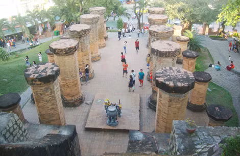 Hệ thống trụ tháp.