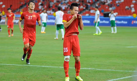 Huy Toàn ăn mừng bàn thắng. Ảnh: H.M. Huy Toàn ăn mừng bàn thắng. Ảnh: H.M.