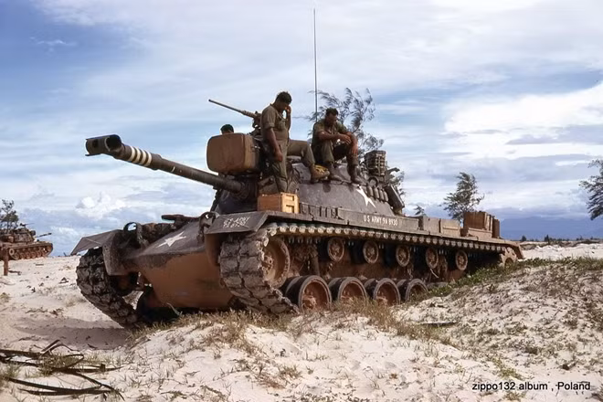 Xe tăng M48 Patton.