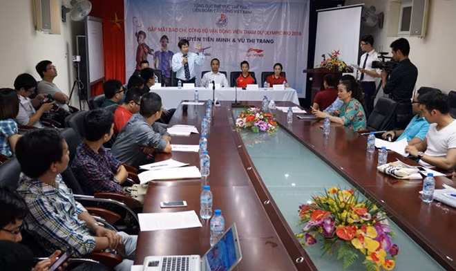 Ông Lê Thanh Sang, Phó Chủ tịch kiêm Tổng thư ký VBF trao đổi với báo giới.