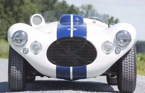 Chiếc 1952 Cunningham C4R là “câu trả lời” của người Mỹ dành cho Jaguar C-Type của người Anh và Ferrari 340 Spider của người Italy.