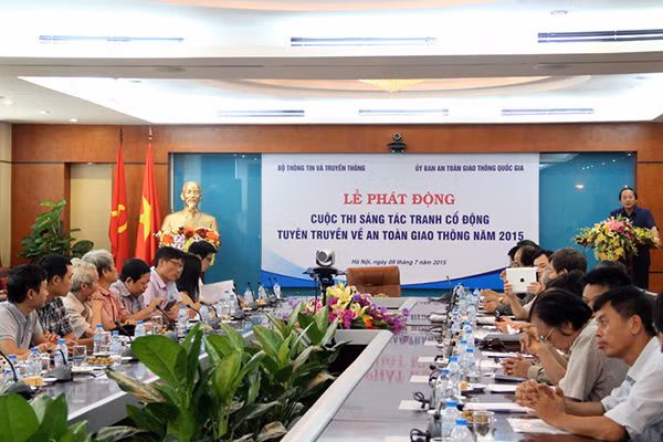Họp báo phát động cuộc thi sáng tác tranh cổ động tuyên truyền về An toàn giao thông 2015. Họp báo phát động cuộc thi sáng tác tranh cổ động tuyên truyền về An toàn giao thông 2015.