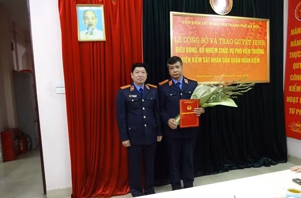 Ông Nguyễn Xuân Dũng (bên phải)