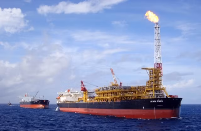 Tàu Lewik emas của PVTrans