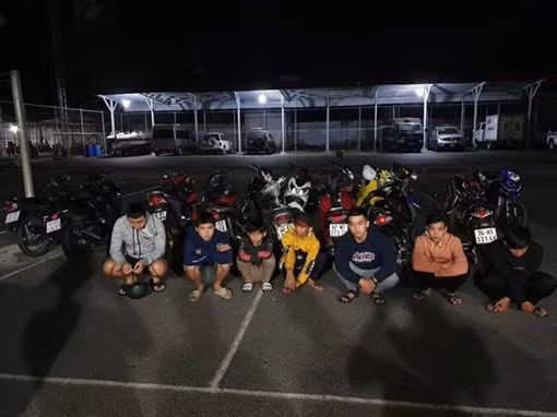 Vượt ẩu, 3 tài xế xe khách Phương Trang bị mời lên làm việc ảnh 4