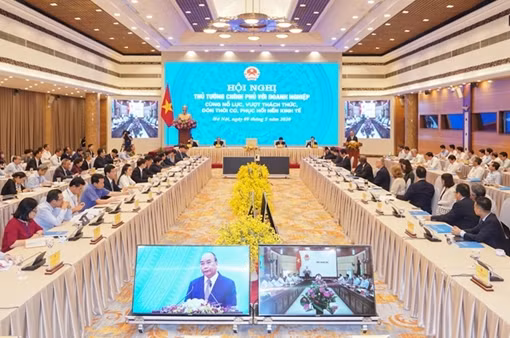Thủ tướng đối thoại với doanh nghiệp: Tháo gỡ rào cản, mở đường cho phát triển