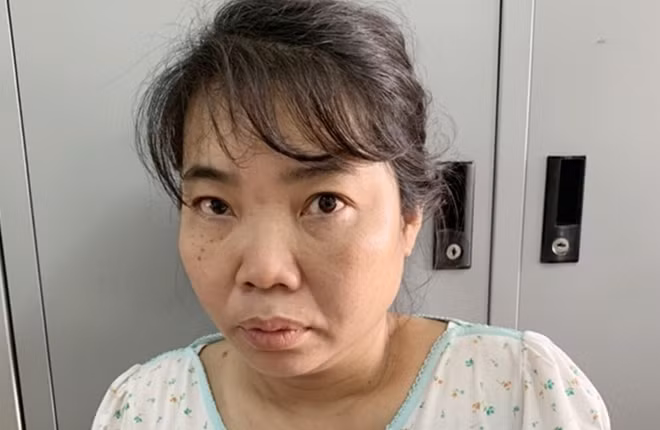 Nguyễn Thị Hoa tại cơ quan Công an
