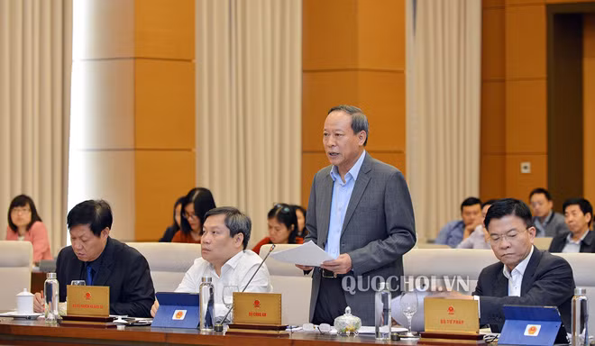 Thứ trưởng Bộ Công an Lê Quý Vương tại phiên họp