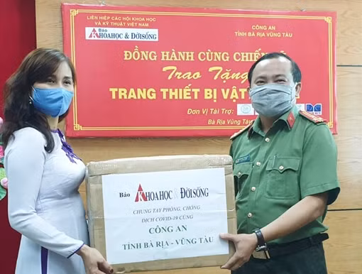 Công an tỉnh Bà Rịa-Vũng Tàu trao 1.000 phần quà “san sẻ yêu thương” ảnh 4