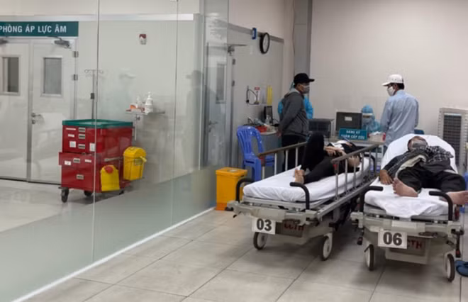 Sở Y tế TP Hồ Chí Minh chỉ đạo, yêu cầu các bệnh viện phải rà soát, bố trí lại buồng cấp cứu sàng lọc đúng qui trình.