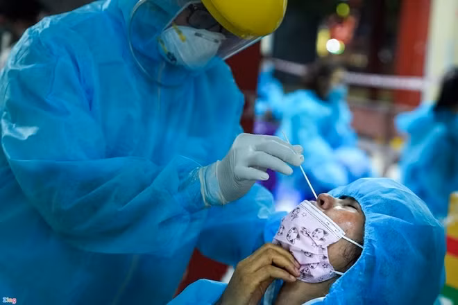 140 công nhân đã được lấy mẫu tầm soát, đưa đi cách ly tập trung sau khi phát hiện có ca nghi nhiễm