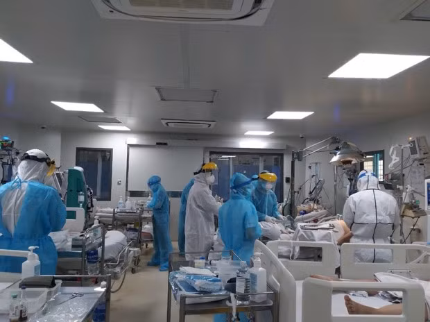 Khoa Hồi sức tích cực chống độc người lớn Bệnh viện Bệnh Nhiệt đới TP Hồ Chí Minh, nơi điều trị bệnh nhân COVID-19 nặng.