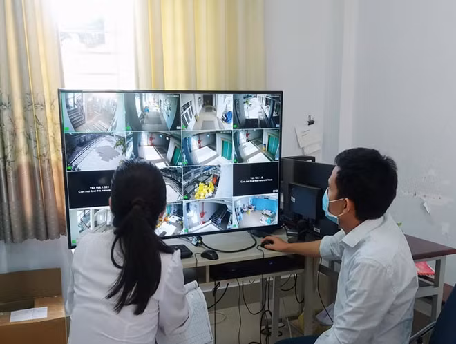 Mọi hoạt động của người được cách ly tập trung đều được giám sát chặt chẽ qua hệ thống camera.