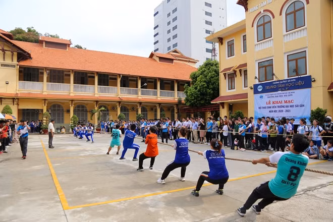 Sinh viên Đại học Sài Gòn TP Hồ Chí Minh khoẻ khoắn trong dịp Hội thao nhà trường tổ chức năm học 2020-2021