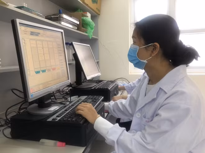 Tất cả các mẫu xét nghiệm liên quan tới chuỗi 4 ca mắc COVID-19 trong vụ nam tiếp viên hàng không Vietnam Airlines đều có kết quả âm tính (hình minh hoạ).
