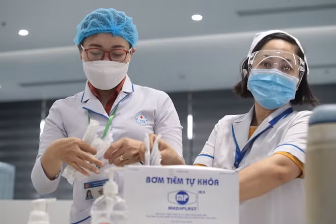 Thành phố sẽ bố trí lực lượng tiêm chủng đảm bảo đầy đủ nhân lực trong các khâu và tiêm chủng đúng kỹ thuật, an toàn.