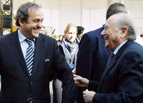 Blatter - Platini: Mâu thuẫn thật hay... mâu thuẫn kịch? Blatter - Platini: Mâu thuẫn thật hay... mâu thuẫn kịch?