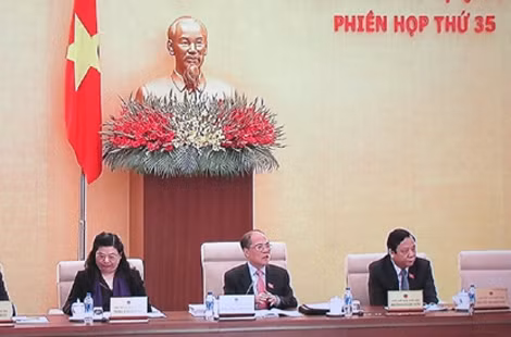Phiên khai mạc UBTV Quốc hội ngày 25/2. Phiên khai mạc UBTV Quốc hội ngày 25/2.