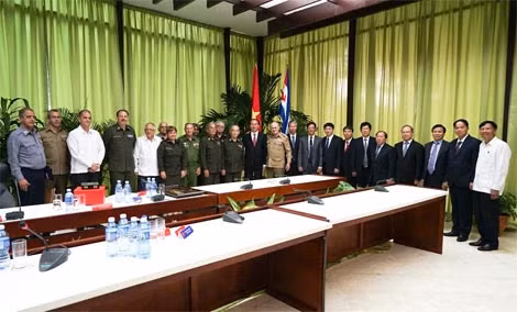 Đoàn đại biểu cấp cao Bộ Công an Việt Nam và Đoàn đại biểu cấp cao Bộ Nội vụ Cuba.