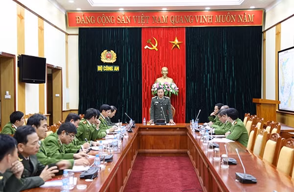 Trung tướng Phạm Dũng, Thứ trưởng Bộ Công an phát biểu tại buổi làm việc.