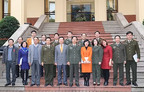 Các đại biểu tham dự cuộc họp.